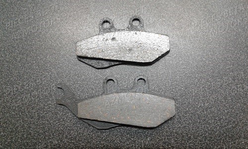 1 JEU DE PLAQUETTES DE FREIN AV SUPERMOTARD 50 PASTILLES PINCE 25.03085 RR BETA POUR MOTARD RR 50 2T SPORT/TRACK(2005-2021),RR50 SPORT/RACING (2005-2021),ENDURO RR/RE/MOTARD 125 4T (2009-2016) origine BETA -DISPO